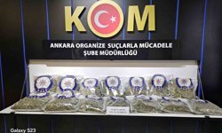 Silah kaçakçılığı ihbarında 25 kilogram uyuşturucu yakalandı