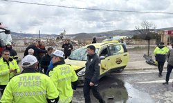 Sivasspor altyapı oyuncularını taşıyan taksi kaza yaptı: 6 yaralı