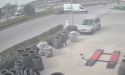 Sürücüsüz minibüs yola çıktı, seyir halindeki araçların arasına daldı