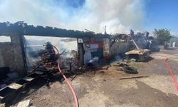 Alevlere teslim olan ev küle döndü