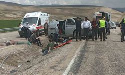 Bayram tatili yolunda feci kaza: 1 ölü 8 yaralı