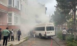 Çorum'da kamelyada çıkan yangın araçlara sıçradı