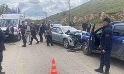 Kafa kafaya çarpıştılar, 8 kişi yaralandı