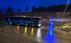 Kayseri'de alkollü bir şahıs çaldığı özel halk otobüsüyle kaza yaptı