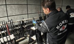 Konya'da çok sayıda yerli üretim makineli tüfek ve tabanca ele geçirildi, 11 kişi gözaltına alındı