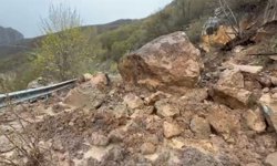 Kuvvetli yağış hayatı felç etti, birçok köyün yolu kapandı