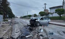Niğde'de iki otomobilin çarpıştığı kazada 2 kişi hayatını kaybetti