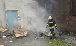 Ordu'da atık malzeme ve paletlerin bulunduğu alanda yangın