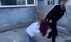 Samsun'da kızların akran zorbalığı: Darbedip kameraya çektiler