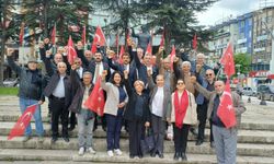 İYİ Parti Tokat Teşkilatı’ndan 19 Mayıs Töreni! Cumhuriyet Meydanı’nda Atatürk Anıtına Çelenk