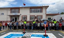 Artova’da Miniklere Geleceğin Trafik Bilinci Aşılanıyor