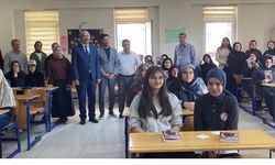 Fahriye Arat Kız Anadolu İmam Hatip Lisesi'nde Okur-Yazar Buluşması