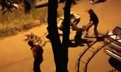 Aksaray'da iki grup arasındaki bıçaklı kavga kamerada