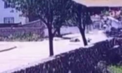 Beton mikserine çarpan motosiklettekiler ölümden döndü