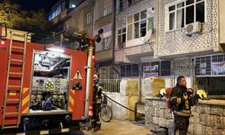Kayseri'de 4 katlı binada yangın: Anne ve iki çocuğu dumandan etkilendi