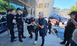 Zonguldak'ta terör örgütü operasyonunda gözaltına alınan 4 öğrenciden 3'ü tutuklandı