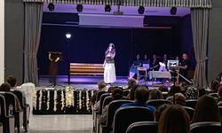 "Sözden Öte, Sözden Ziyade" Şiir Dinletisi Gönüllere Dokundu
