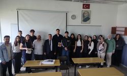 Yazar Turan Yalçın Üniversite Öğrencileriyle Buluştu