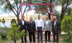 Artova’da Hizmet Eden İsimlere Teşekkür Plaketi