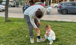 Bacağında Keneyle Söz Kesti! Dostunun Mutlu Günü İçin Sağlığını Erteledi