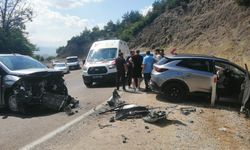 Niksar-Ünye Yolunda İki Otomobil Kafa Kafaya Çarpıştı! 10 Yaralı