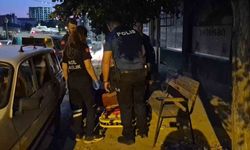 Alkol alıp bayılan şahıstan yardım etmeye çalışan ekiplere tepki: 'Sen beni tanıyor musun?'