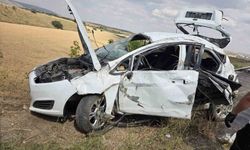 Ankara'da otomobil şarampole yuvarlandı: 3 yaralı