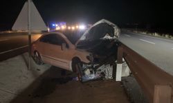 Aşırı süratle 2 aracı hurdaya çeviren sürücü, otostop çekip kaçtı