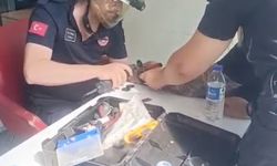 Bileğinde sıkışan kelepçe itfaiyenin müdahalesiyle çıkartıldı