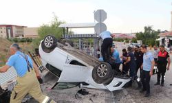 Karaman'da takla atan otomobildeki 4 üniversite öğrencisi yaralandı
