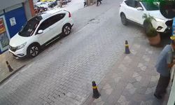 Kontrolden çıkan otomobil iş yerine daldı, facianın eşiğinden dönüldü