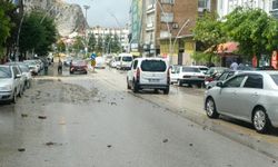 Tokat'ta 15 Dakikalık Sağanak Yağış Sürücü ve Yayalara Zor Anlar Yaşattı