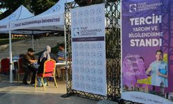 TOGÜ'den Üniversite Adaylarına Tercih Desteği! Hıdırlık Meydanı'nda Bilgilendirme Masası Kuruldu