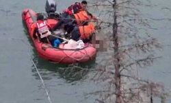 Gümüşhane'de baraj gölüne düşen araçta 1 kişi öldü, arama çalışmaları sürüyor