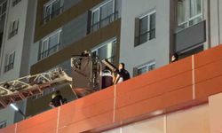 Kayseri'de 13. katta yangın: Balkondan düşen ev sahibi hayatını kaybetti