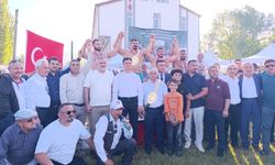 BAŞÇİFTLİK’TE KARAKUCAK GÜREŞLERİ NEFES KESTİ