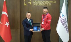 Tokatlı Millî Sporcudan Dünya İkinciliği! Rektör Yılmaz’dan Polat’a Makamda Tebrik
