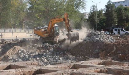 89 kişiye mezar olan Galeria Sitesi’nin temeli kapatılıyor