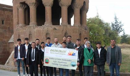 Ahlat’ta “Zafer Meşalesinin Yakıldığı Topraklardan Kubbet-Ül İslam Beldesine” projesi