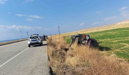Asfalt tankeri şarampole devrildi