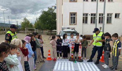 Bingöl’de öğrencilere trafik eğitimi verildi
