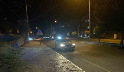 Burdur’da yolun karşısına geçmen isteyen yayaya otomobil çarptı