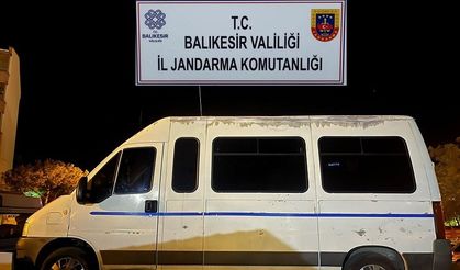 Jandarma operasyonunda 18 düzensiz göçmen ve 1 organizatör yakalandı