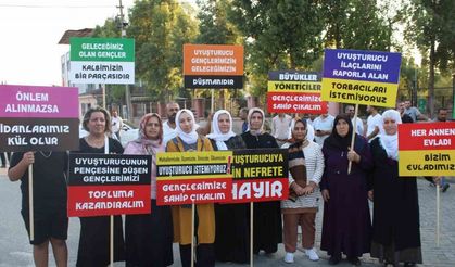 Nazilli’de yakınları uyuşturucu bağımlısı olan ailelerden ilginç eylem