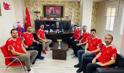 Silopi voleybol takımı bölge finallerine yükseldi