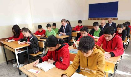 Tüm Erzincan, 24 dakika kitap okuyor