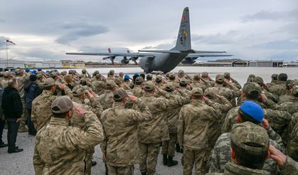 Pençe-Kilit Operasyonu bölgesinde şehit olan asker için Van'da tören düzenlendi