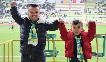 Amigo baba ile oğlunun futbol aşkı