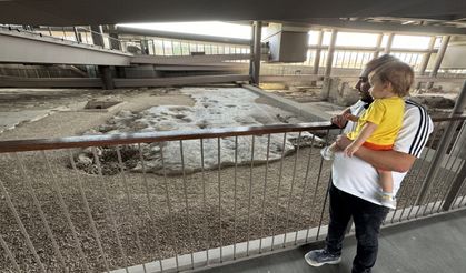 Depremlerde hasar almayan müzedeki "dünyanın en büyük taban mozaiği" tekrar ziyarete açıldı