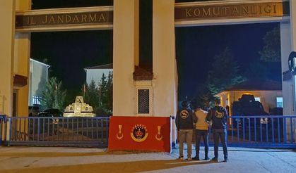 Jandarma ekipleri, Sivas'ta çalınıp iki ilde satılan hayvanları bularak sahibine ulaştırdı